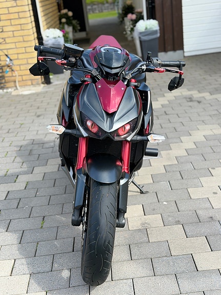 Kawasaki Z1000 2 of 5