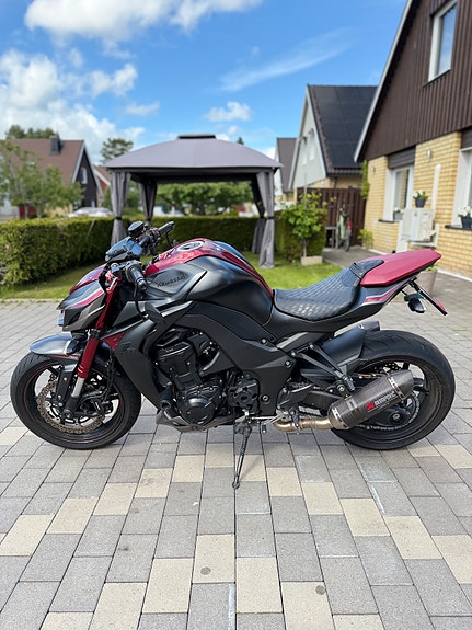 Kawasaki Z1000 3 of 5