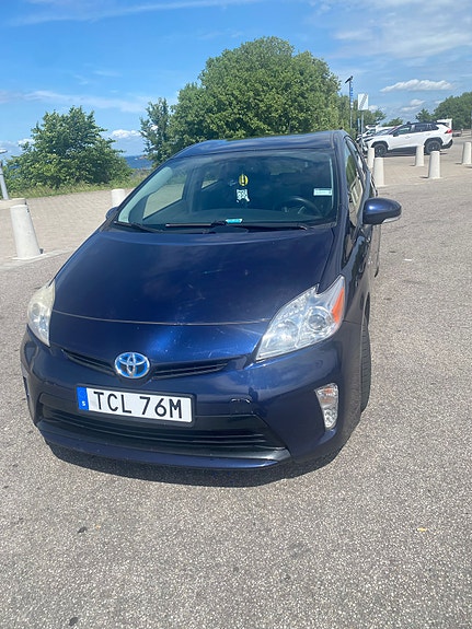 Toyota Prius 3 of 5