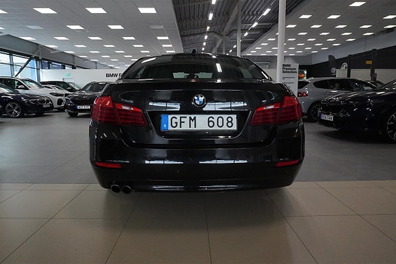 BMW 530d 4 of 5