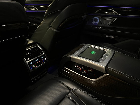 BMW 730 10 of 11