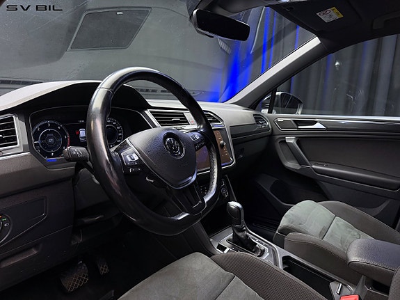 Volkswagen Tiguan 12 of 30