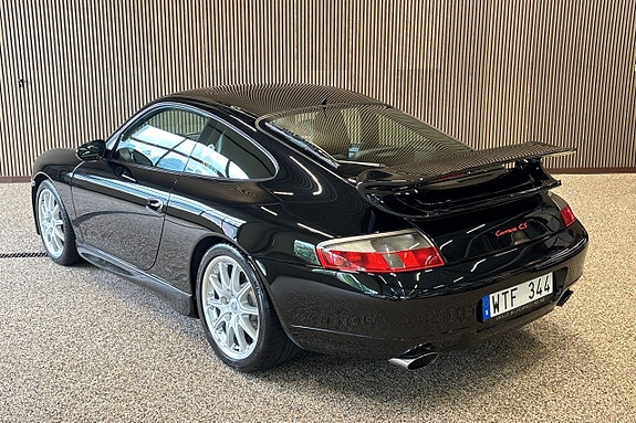 Porsche 911 3 of 5