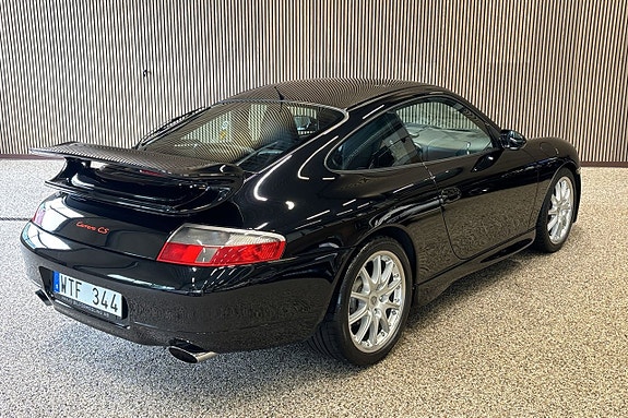 Porsche 911 4 of 5