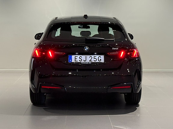 BMW 120 4 of 5