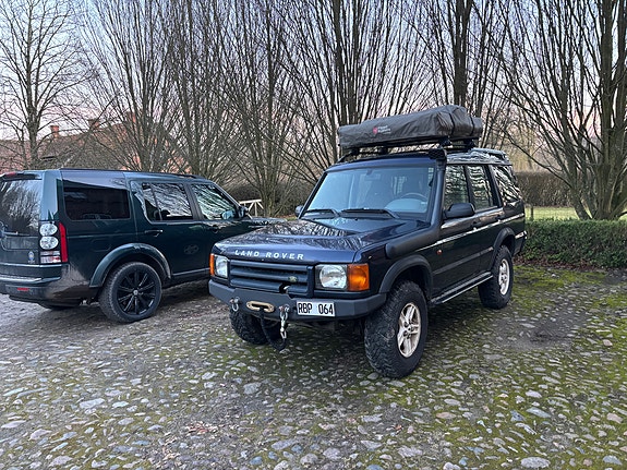 Land Rover Discovery 3 of 3