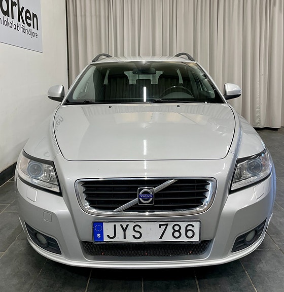 Volvo V50 4 of 5