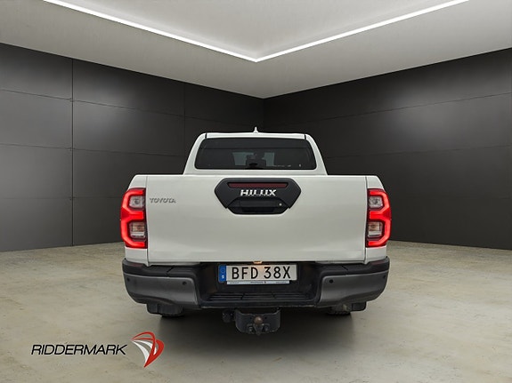 Toyota HiLux 9 of 30
