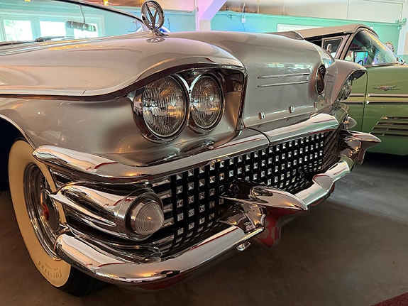 Buick Limited 11 of 20