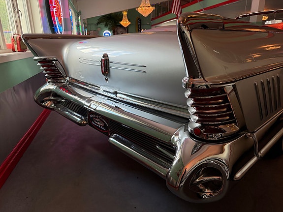Buick Limited 14 of 20