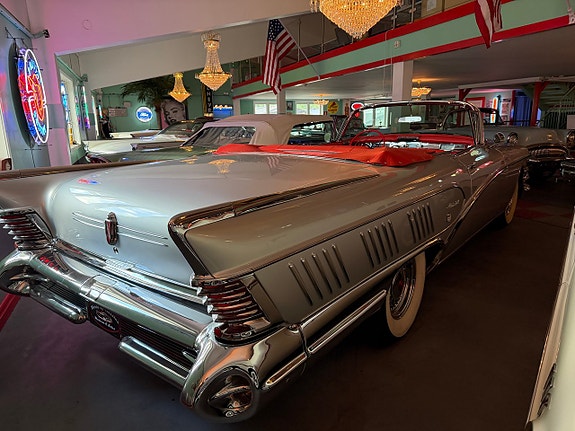 Buick Limited 15 of 20