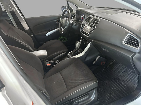 Suzuki S-Cross 10 of 15