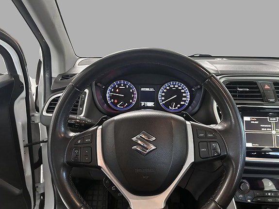 Suzuki S-Cross 14 of 15