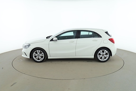 Mercedes-Benz A180 2 of 5