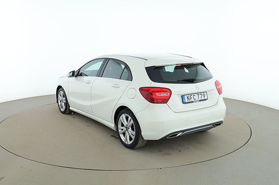 Mercedes-Benz A180 3 of 5