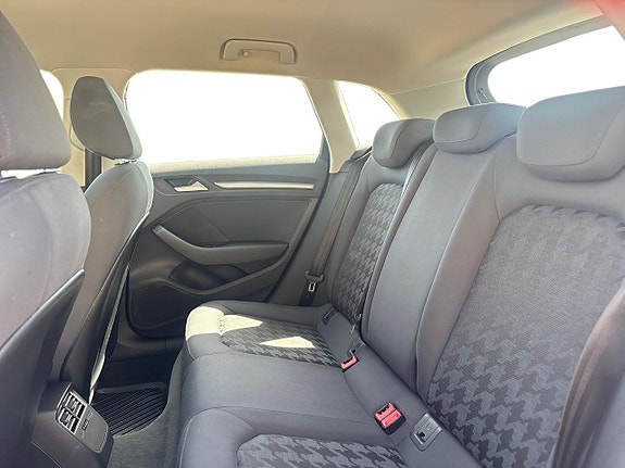 Audi A3 8 of 9