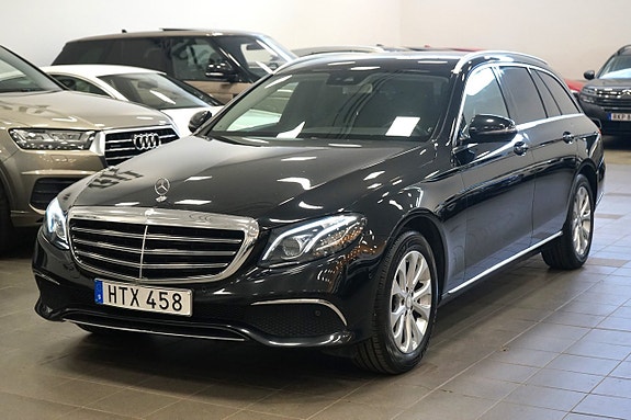 Mercedes-Benz E220 3 of 5