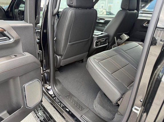 Chevrolet Silverado 1500 7 of 9