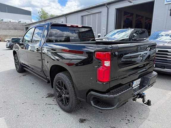 Chevrolet Silverado 5 of 5