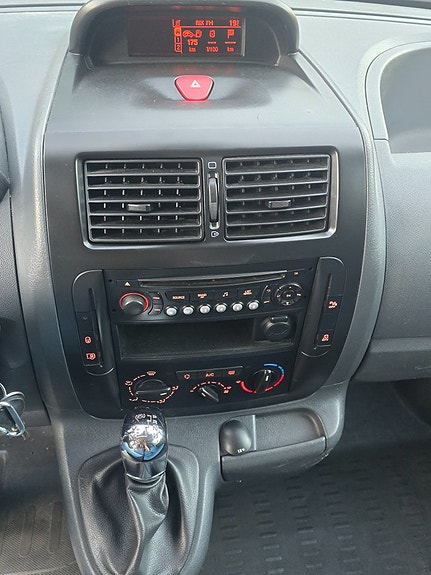 Peugeot Expert 11 of 13