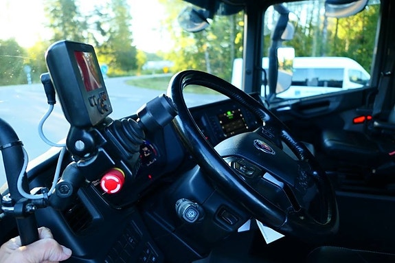 Scania 13966Mil R590B6x2 7 of 10