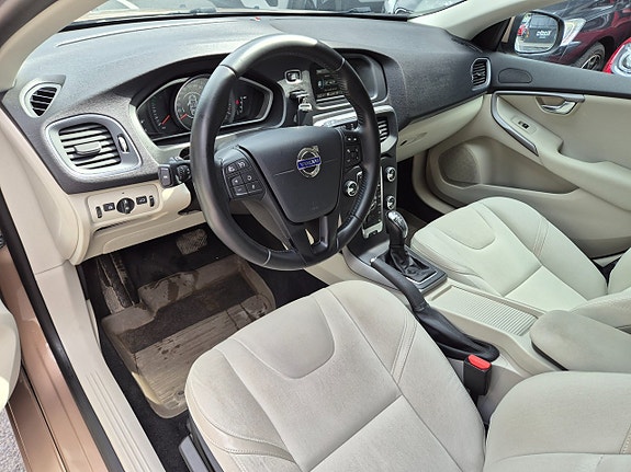Volvo V40 7 of 10