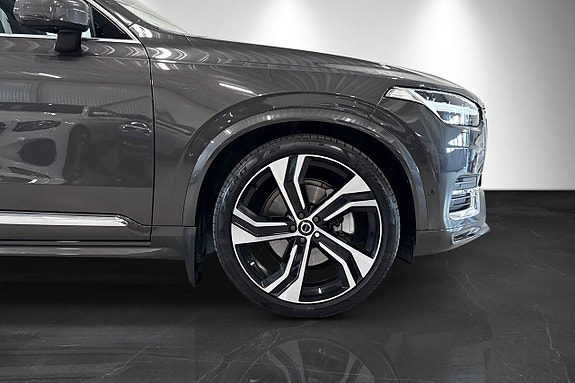 Volvo XC90 4 of 5