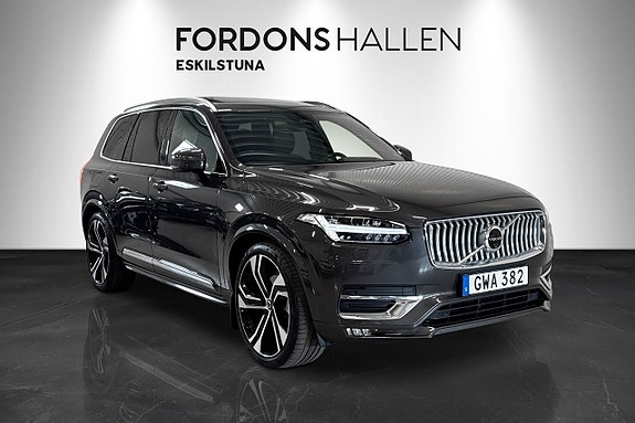 Volvo XC90 3 of 5