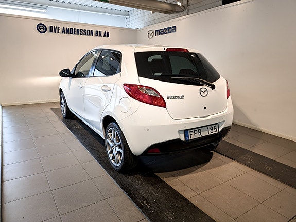 Mazda 2 3 of 5