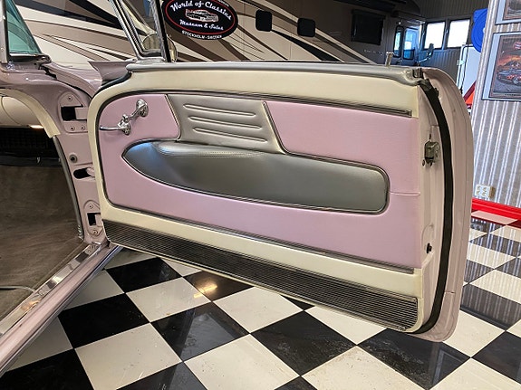 Oldsmobile 98 18 of 23