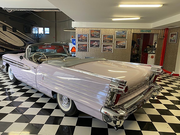 Oldsmobile 98 3 of 23