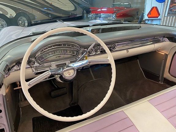 Oldsmobile 98 15 of 23