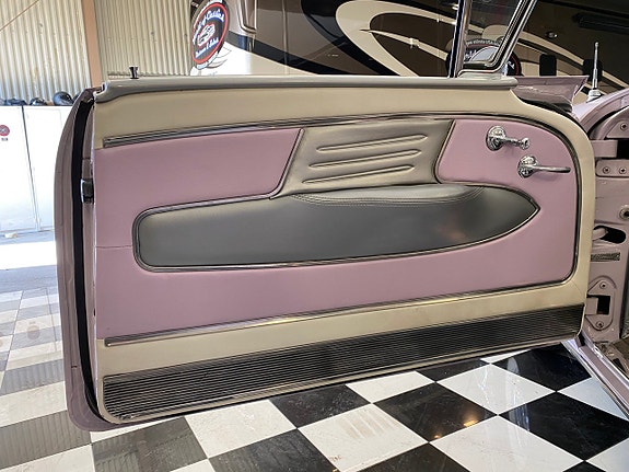 Oldsmobile 98 12 of 23