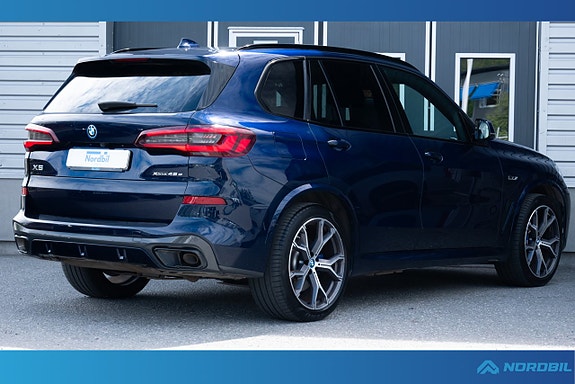 BMW X5 2 of 5