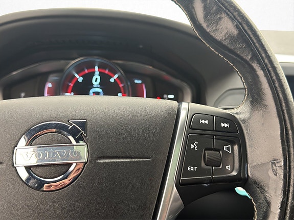 Volvo XC60 16 of 30
