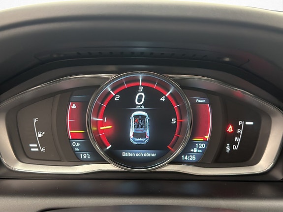 Volvo XC60 15 of 30