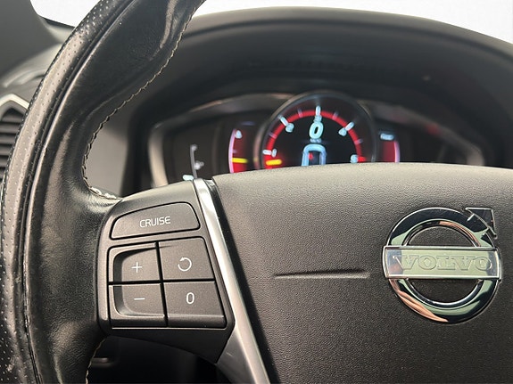 Volvo XC60 14 of 30