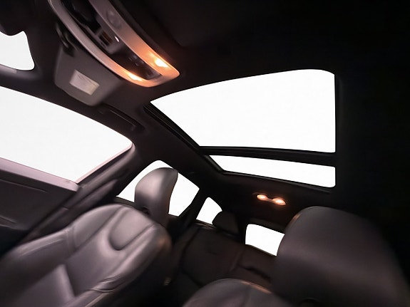Volvo XC60 11 of 30