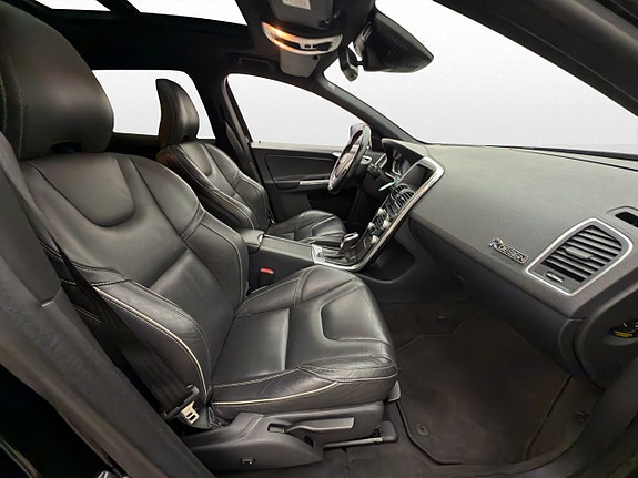 Volvo XC60 23 of 30