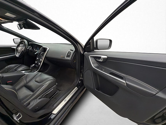 Volvo XC60 22 of 30