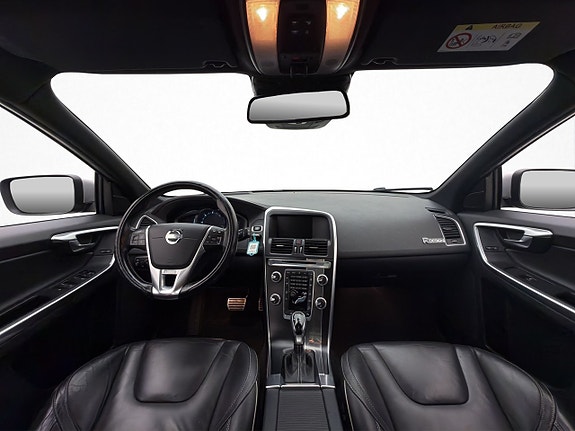 Volvo XC60 12 of 30