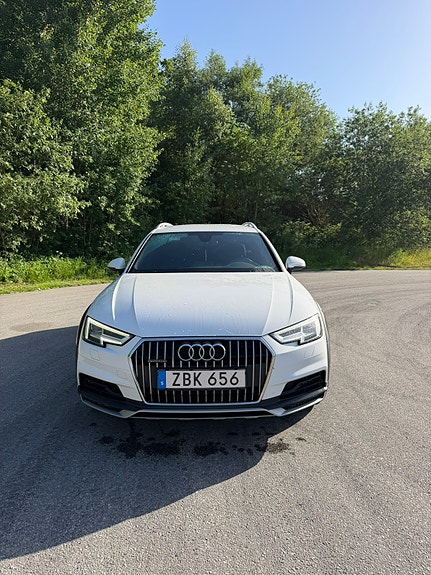 Audi A4 allroad 2 of 5