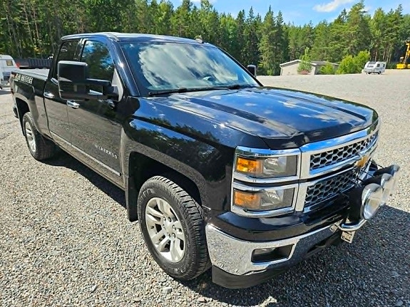 Chevrolet Silverado 1500 3 of 5