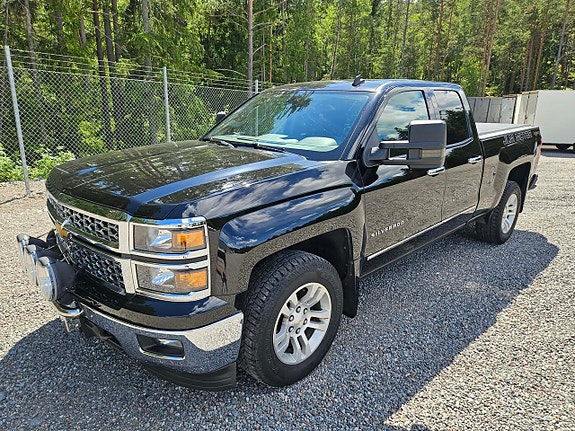 Chevrolet Silverado 1500 2 of 5