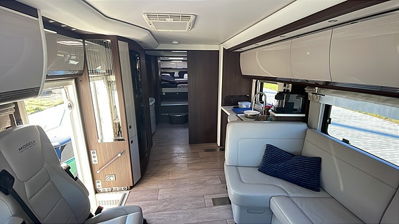 Morelo Empire Liner 110 GSO (SlideOut, Garaget till Mini Cooper) 2 of 20