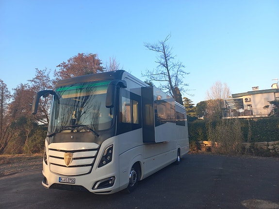 Morelo Empire Liner 110 GSO (SlideOut, Garaget till Mini Cooper) 13 of 20