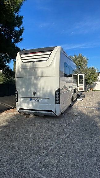 Morelo Empire Liner 110 GSO (SlideOut, Garaget till Mini Cooper) 4 of 20