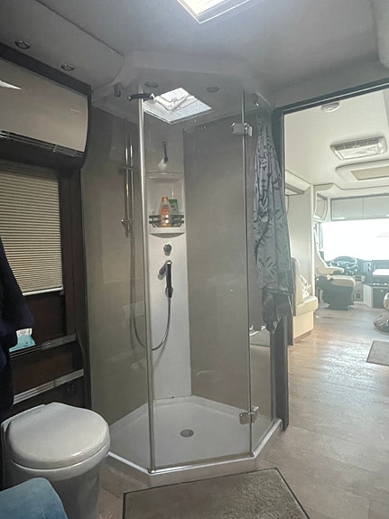 Morelo Empire Liner 110 GSO (SlideOut, Garaget till Mini Cooper) 7 of 20