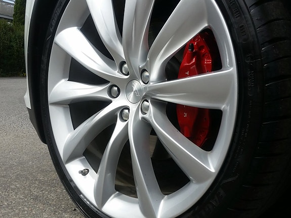 Tesla Model X 20 of 30