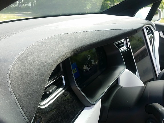 Tesla Model X 17 of 30